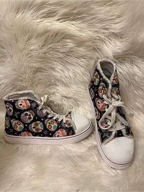 Women’s Day of the Dead High-Top Sneakers with Colorful Sugar Skull Print- Black